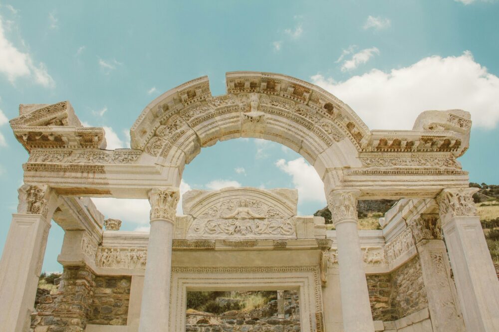 How to visit the Temple of Hadrian for free in 2026?