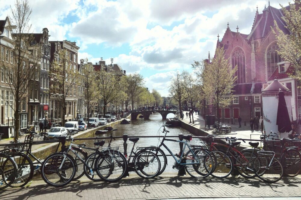 Is Amsterdam a walkable city?