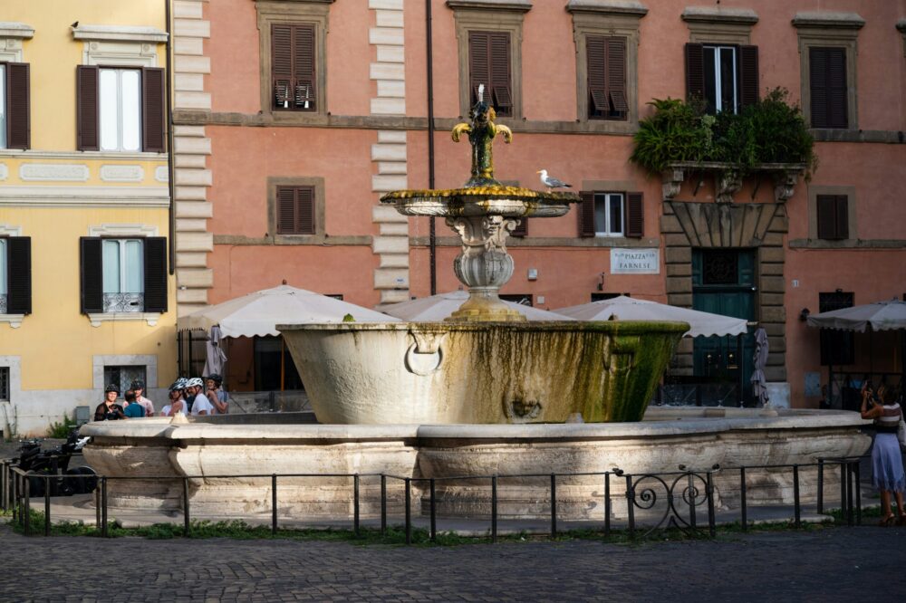 Is it safe to drink tap water from Rome's public fountains?