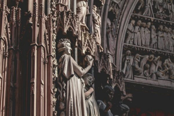 Is Strasbourg Cathedral free?