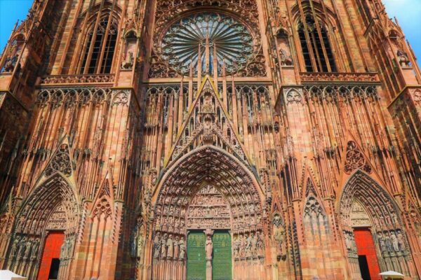 Is Strasbourg Cathedral free to enter?
