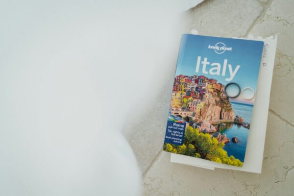 Is the Roma Pass worth it for tourists and what does it include?