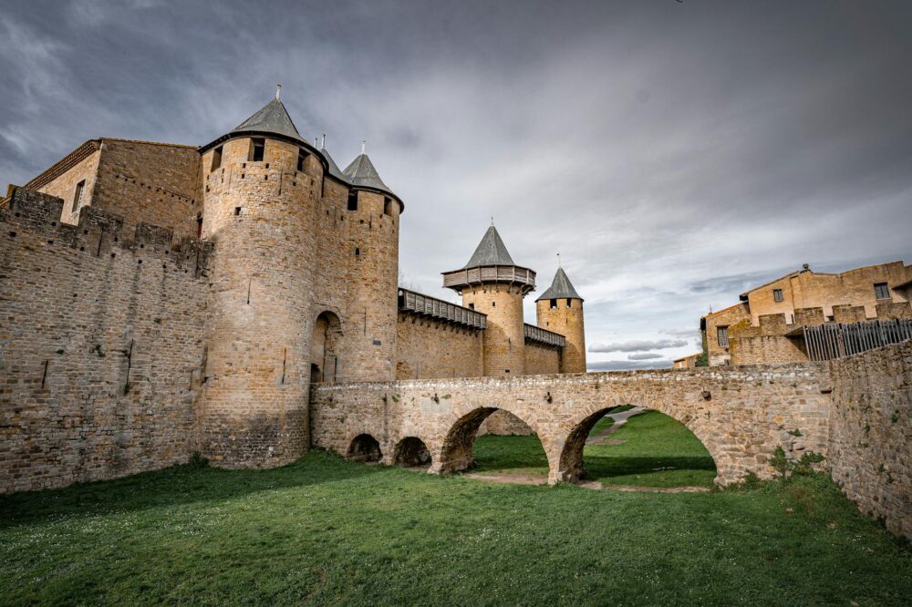 Is there a direct train from Toulouse to Carcassonne?