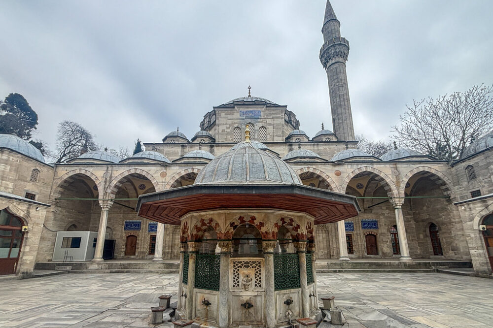 Istanbul cheap hotels with 24-hour reception 2026