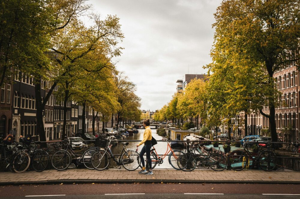 What are the best bike routes in Amsterdam?