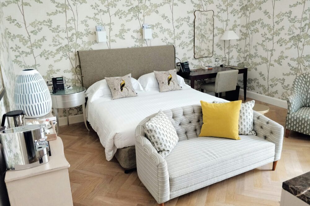 What are the best budget hotels in Florence with a carpeted floor in 2026?