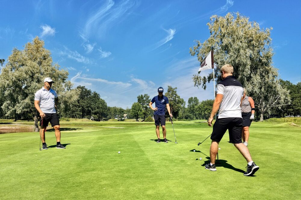 What are the best cities in France for a golf vacation?