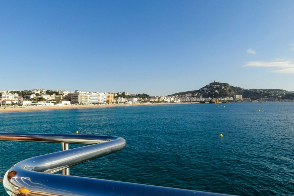 What are the best day trips to Costa Brava from Barcelona?
