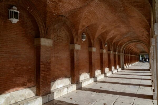 What are the best free things to do in Toulouse?