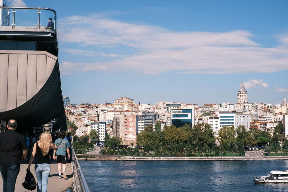 What are the best free viewpoints in Istanbul?