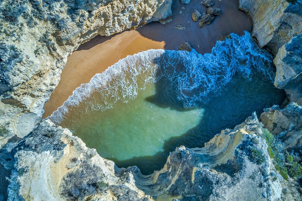 What are the best free walking tours in Toulouse?