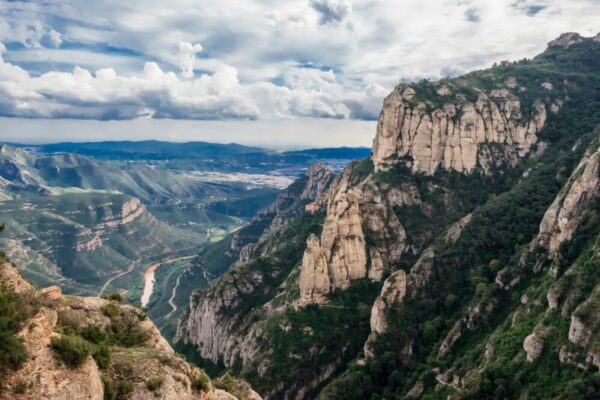 What are the best hiking trails near Barcelona?