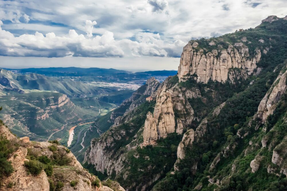 What are the best hiking trails near Barcelona?