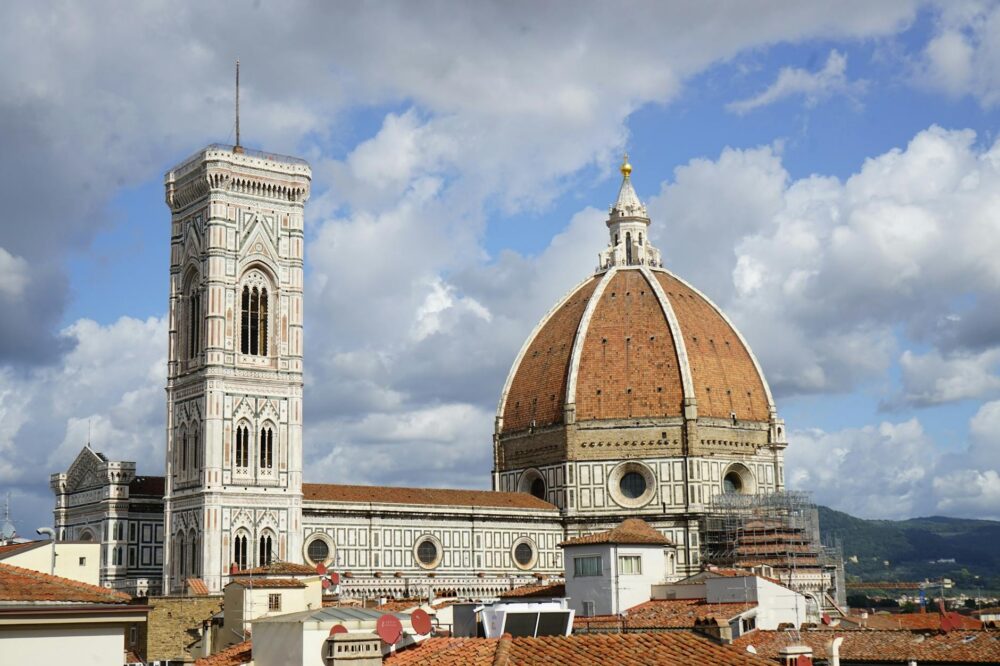 What are the best indoor activities in Florence for rainy days near the Galileo Museum?