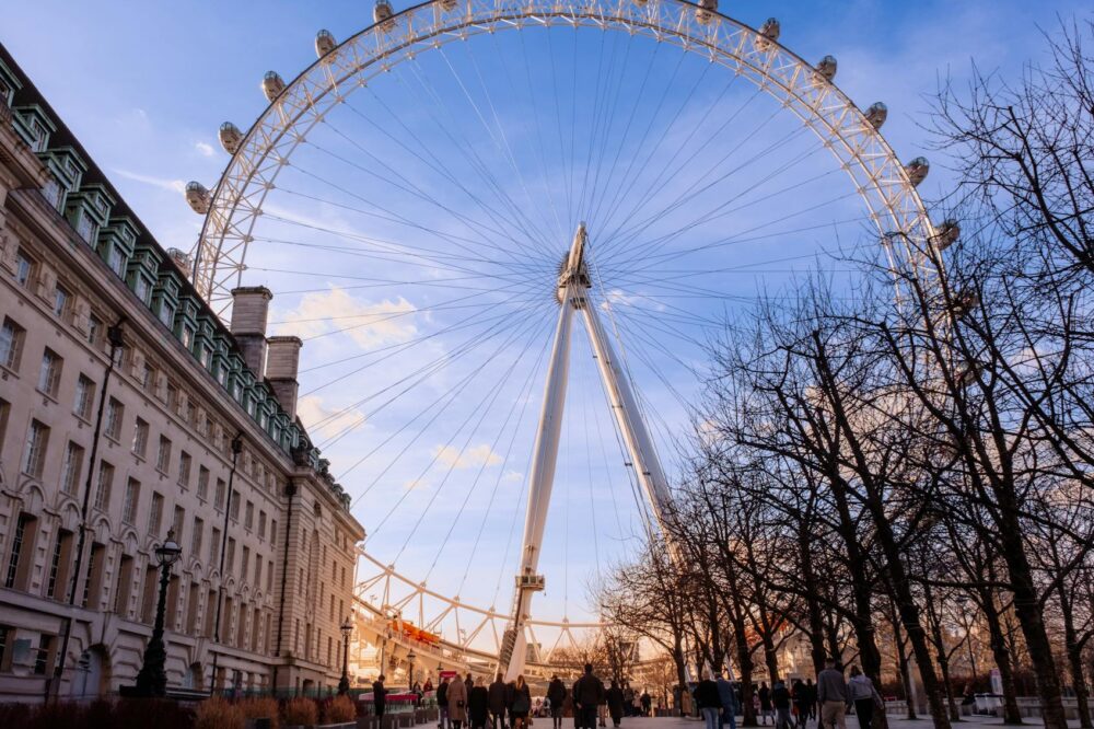 What are the best London attractions for architecture enthusiasts?