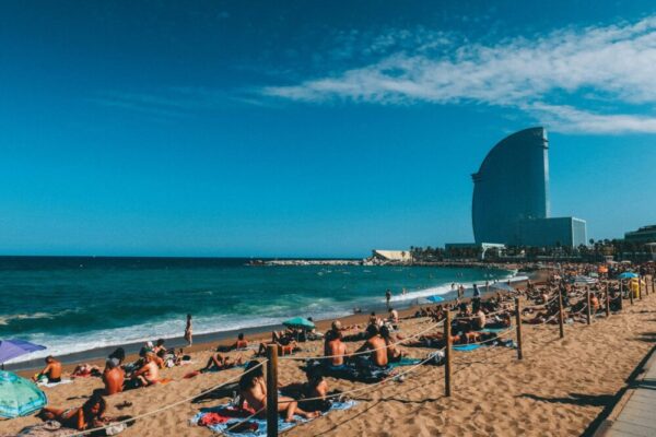 What are the best months to visit Barcelona for good weather?