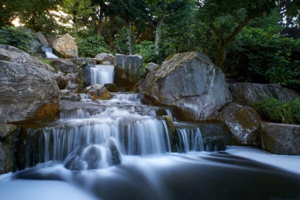 What are the best parks in London for a relaxing day?