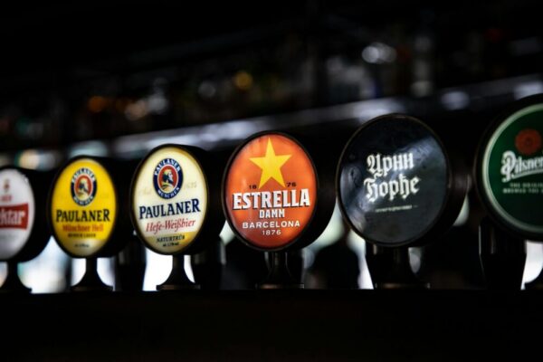 What are the best places to try craft beer in Barcelona?