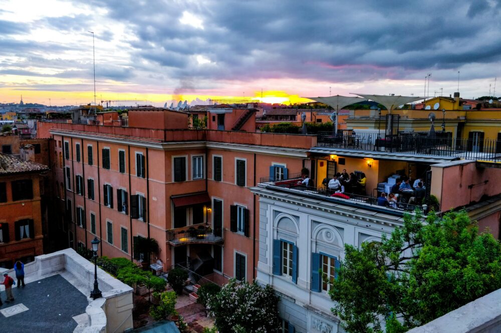 What are the best rooftop bars in Rome for sunset views?