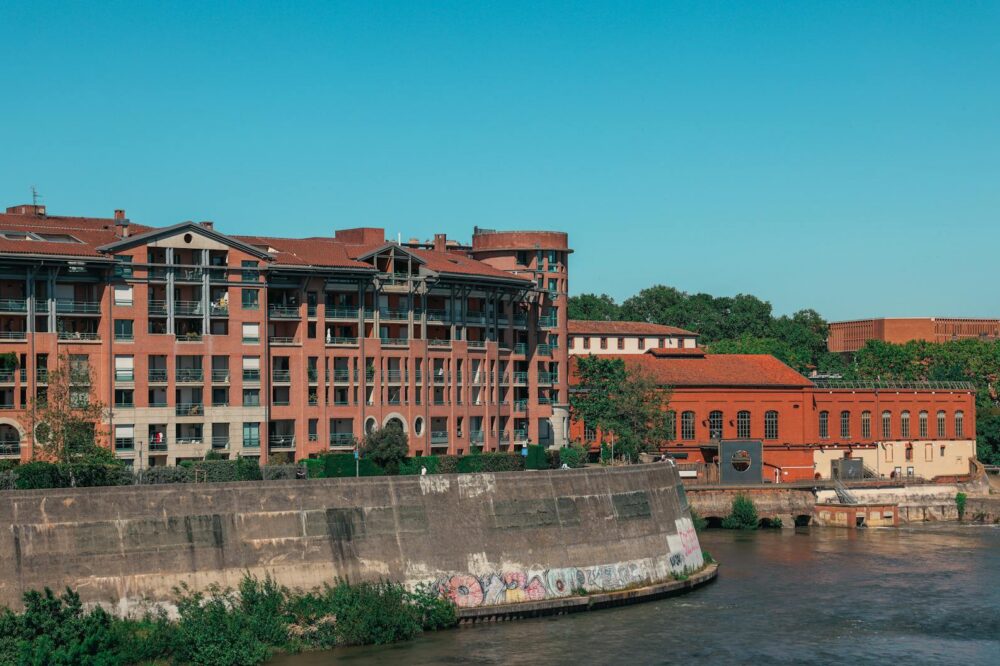 What are the best rooftop bars in Toulouse?