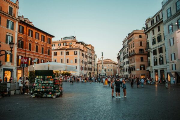 What are the best shopping areas in Rome for souvenirs and fashion?