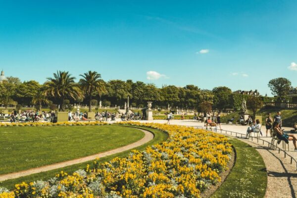 What are the best spring jogging routes in Paris?