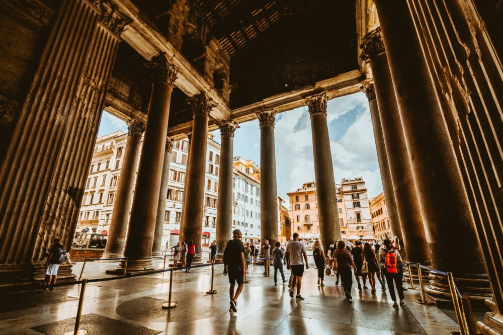 What are the best walking tours in Rome for history enthusiasts?