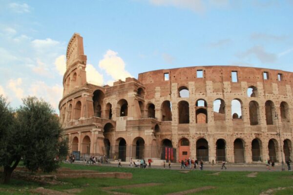 What are the must-see ancient Roman sites besides the Colosseum?