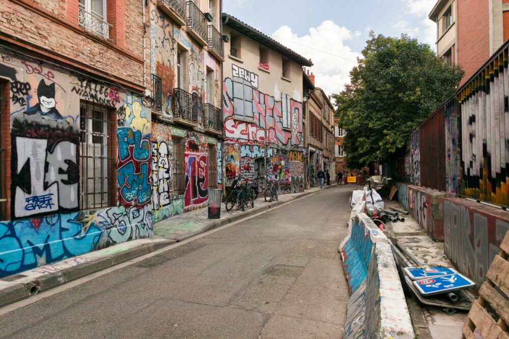 What are the top attractions in Toulouse for solo travelers?