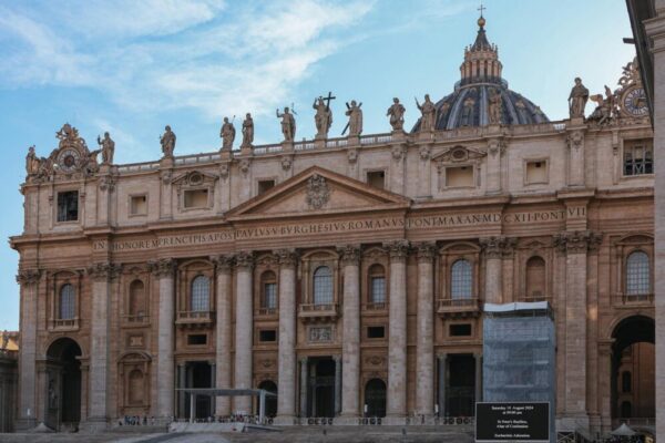 What are the top historical churches to visit in Rome besides St. Peter's?