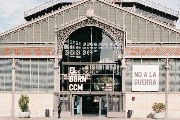 What are the top museums in Barcelona and their entry fees?