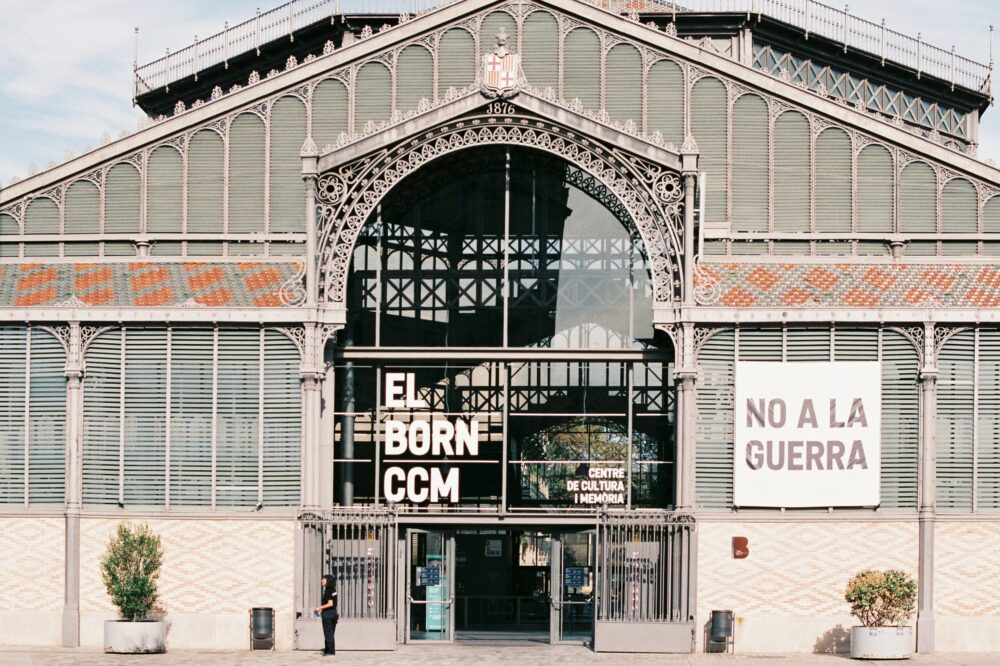 What are the top museums in Barcelona and their entry fees?