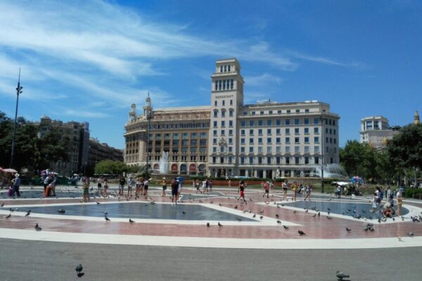 What are the top-rated day spas and thermal baths near Barcelona?