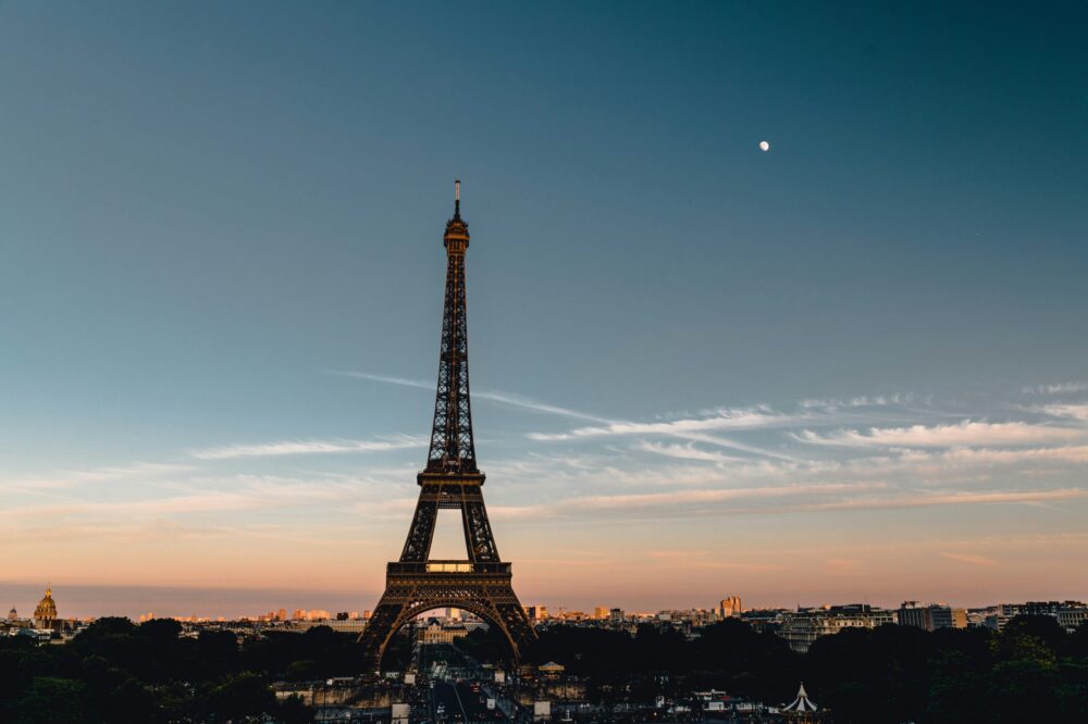 What are the top stargazing locations in France for 2026?