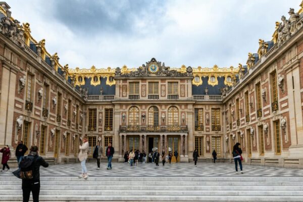 What can you see at the Musée des Augustins in Toulouse?