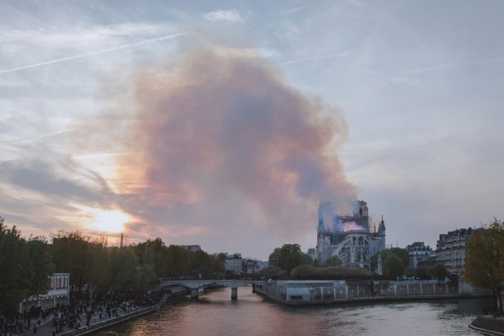 What festivals happen in Paris during autumn?