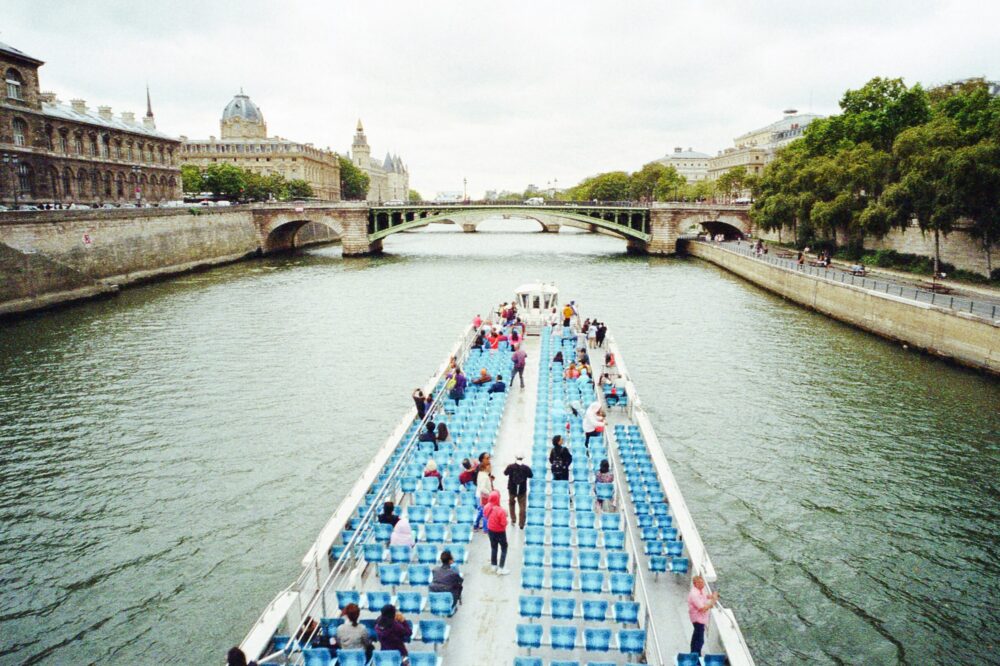 What free activities are near the Seine in 2026?
