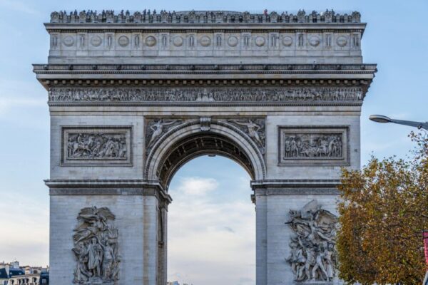 What free attractions can I see in Paris in 2026?