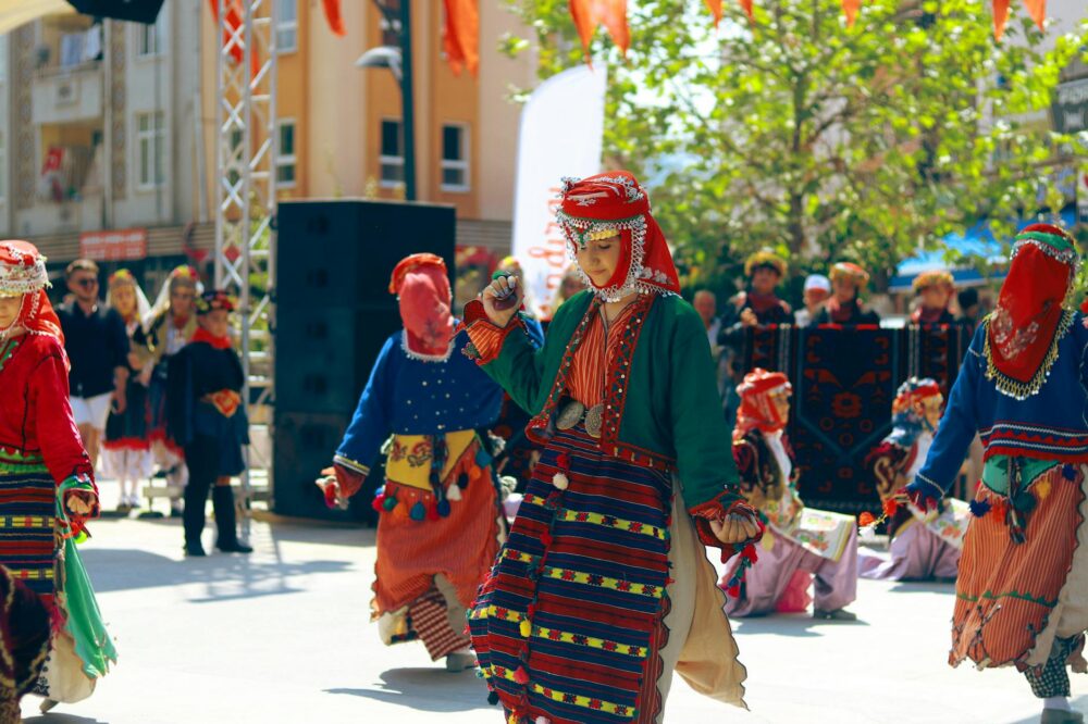 What free dance performances are in Istanbul?