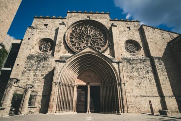What free guided tours of the Barcelona Cathedral are in 2026?