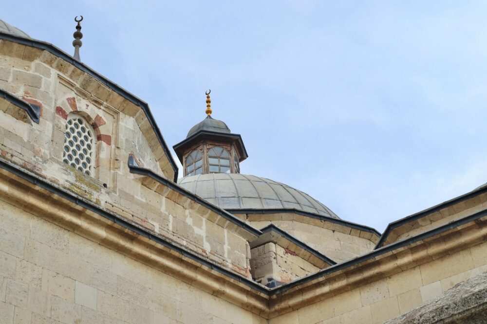 What free historical sites are in Sultanahmet?
