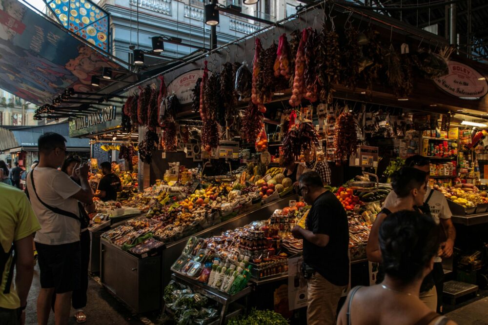 What free markets can I visit in Barcelona in 2026?
