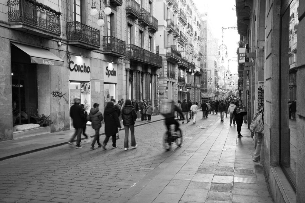 What free running routes are popular in Barcelona in 2026?