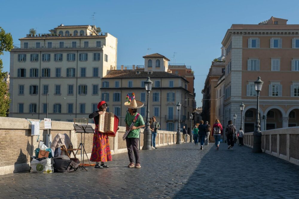 What free street performances are in Rome in 2026?
