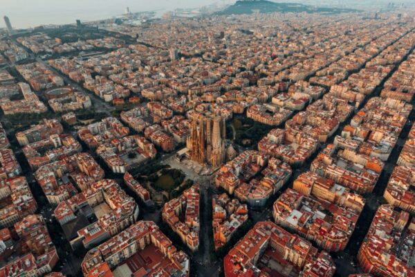 What free theater performances are in Barcelona in 2026?