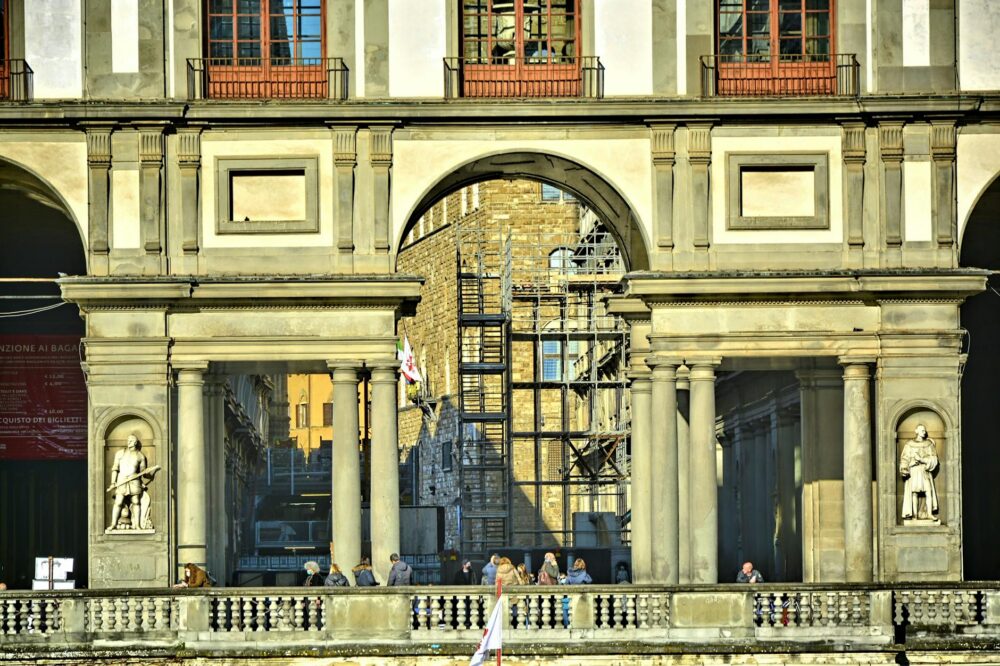 What is the best time to visit the Uffizi Gallery?
