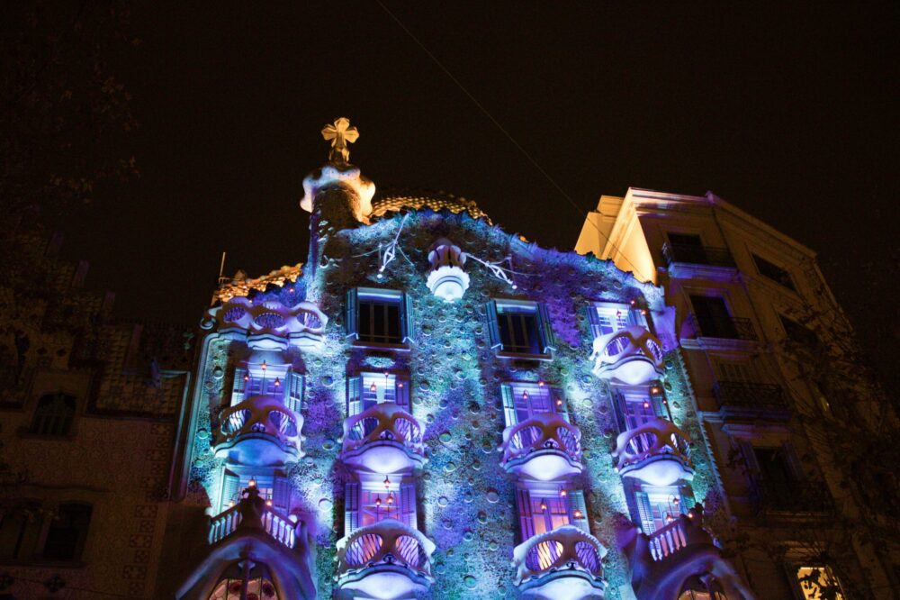 What is the best way to experience Barcelona's Sant Joan festival?