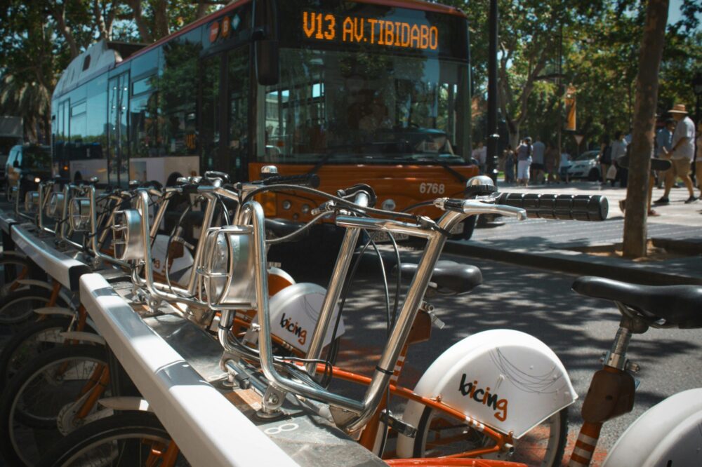 What is the best way to get around Barcelona using public transportation?