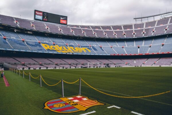 What is the best way to see Barcelona on a tight budget?