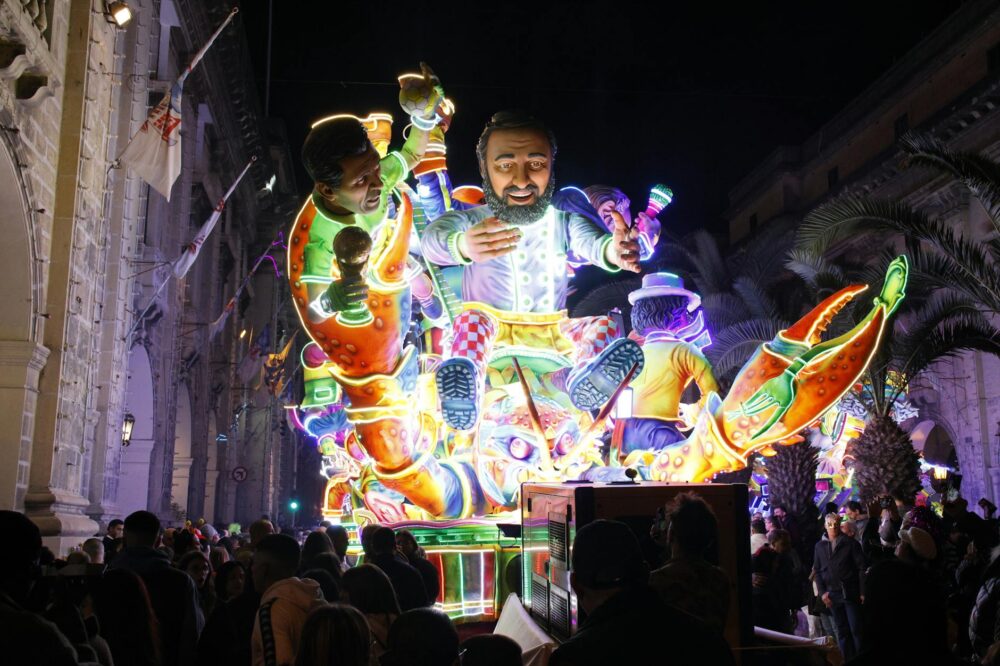 What is the best way to see Barcelona's Gegants giants parade?
